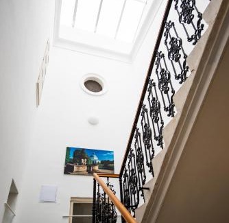 Kromeriz Apartment | Child-Friendly Apartmány Velké náměstí with Hot Tub
