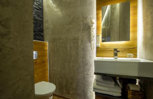 Roundnice nad Labem Apartment | High-Rated Apartmány Ztracená with Hot Tub & Dining
