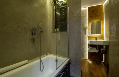 Roundnice nad Labem Apartment | High-Rated Apartmány Ztracená with Hot Tub & Dining