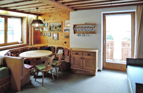 Fusch an der Grossglocknerstrasse Apartment | Nature Retreat: Family & Pet-Friendly Apartment in Fusch