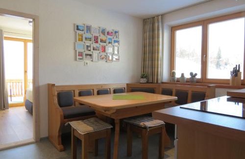 Maria Alm am Steinernen Meer Apartment | Spacious Apartment in Salzburgerland with 25m Balcony