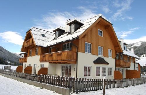 Sankt Margarethen im Lungau Apartment | Charming Apartment in St Margarethen with Balconies