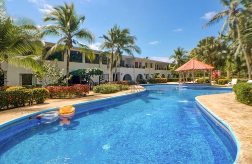 Damas Apartment | Luxury Apartment with Pool & Family-Friendly Amenities