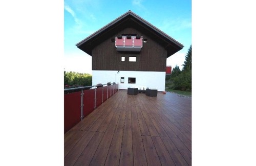 Hierholz Apartment | Apartment '5' with Shared Terrace, Balcony and Wi-Fi