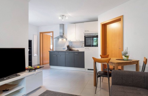 Oberrotweil Apartment | Apartment 'Feierabend' with Private Terrace and Wi-Fi