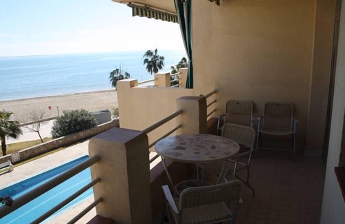 Sant Carles de la Rapita Apartment | Seaside Apartment with Spa & Ocean View - Guest Rated 9.8