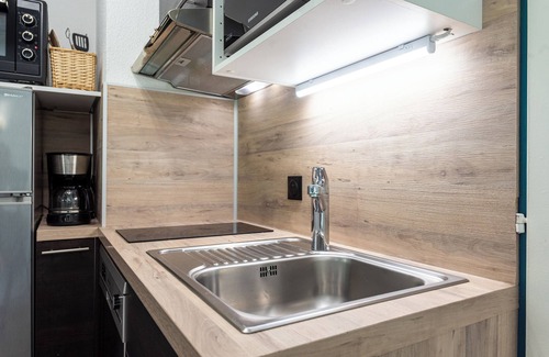 Saint-Francois-Longchamp Apartment | Mountain View Apartment for 6 with Balcony and Spa Access