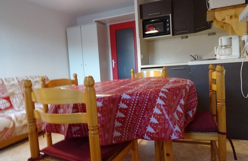 Saint-Francois-Longchamp Apartment | Cozy Apartment for 6 near Pistes and Spa in Center Station