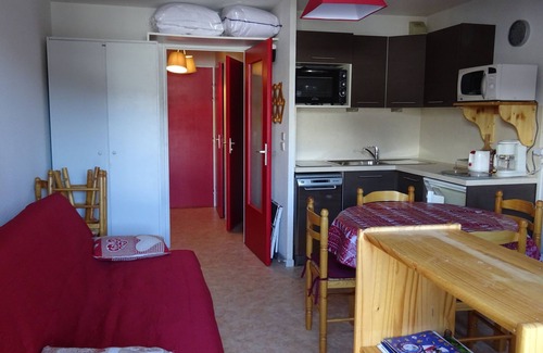 Saint-Francois-Longchamp Apartment | Cozy Apartment for 6 near Pistes and Spa in Center Station