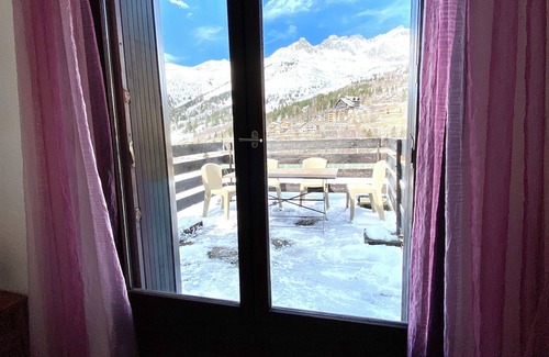 Montgellafrey Apartment | Cozy Apartment Pied des Pistes: Pet-Friendly & Spa Amenities