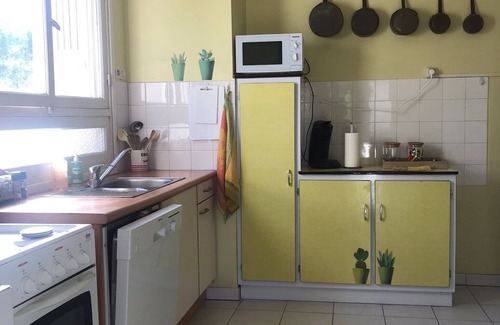 Saint-Georges-de-Didonne Apartment | Cozy Apartment for 6, Steps from the Beach with Ocean Views