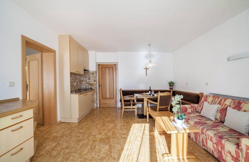 San Leonardo in Passiria Apartment | Residence Pichler 2: Mountain View Apartment with Balcony