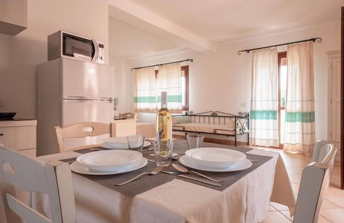 Vignola Mare House | Cozy Apartments with Shared Pool Near Vignola/Mare Aglientu