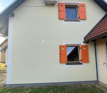Terme Catez Apartment | APARTMA BUQEZ-HOUSE 79 with Termal Riviera Čatež tickets