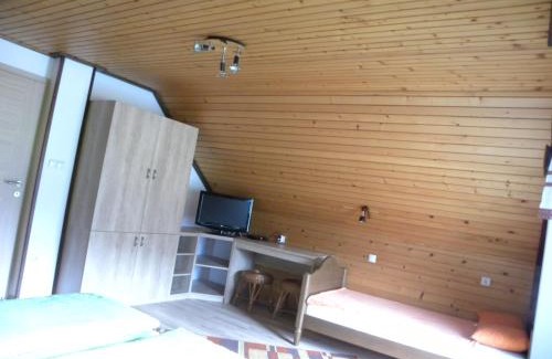Srednja Vas v Bohinju Apartment | Guest Rated 10/10: Apartma Cvetek with Family-Friendly Amenities