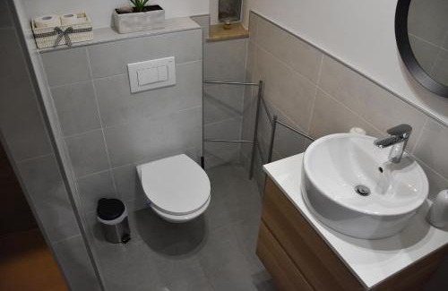Ajdovscina Apartment | Pet-Friendly Apartma Darsi with Incredible 9.7/10 Rating