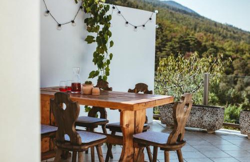 Slap Apartment | Apartma Frigidum