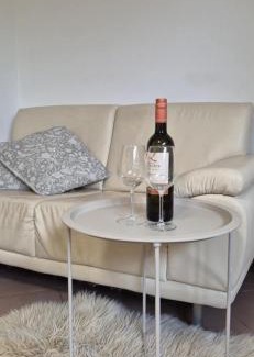Kranj Apartment | Apartma in the countryside under Storžič