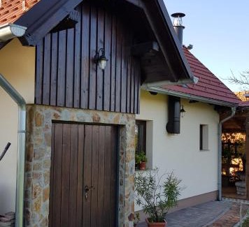 Videm Apartment | Family-Friendly Stay at Apartma Lipek - Rated 9.9/10!