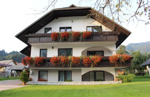 Podkoren Apartment | Child-Friendly Apartma Maržič with Exceptional 9.7 Rating