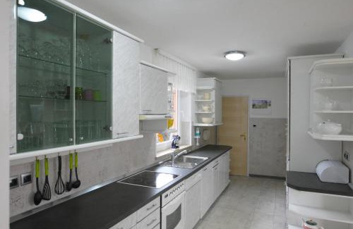 Trzic Apartment | Guest Rated 9.7: Apartma Metka Leše in Tržič