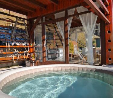 Hrastnik Apartment | Pet-Friendly Glamping at APARTMA NA KOZOLCU with Hot Tub