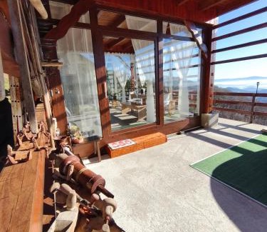 Hrastnik Apartment | Pet-Friendly Glamping at APARTMA NA KOZOLCU with Hot Tub