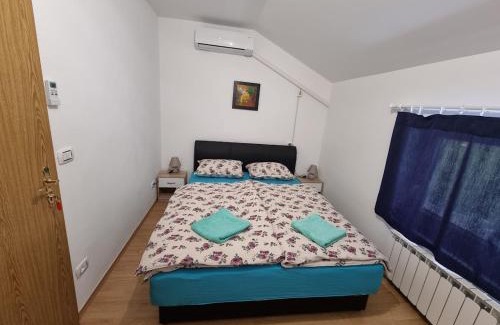 Kambresko House | Inviting Apartma Patricija - Oceanfront Apartments Awaits