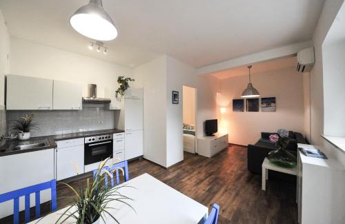 Izola Apartment | Pet-Friendly Apartma Prešern: 4-Star Comfort Awaits