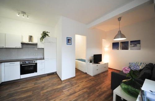 Izola Apartment | Pet-Friendly Apartma Prešern: 4-Star Comfort Awaits