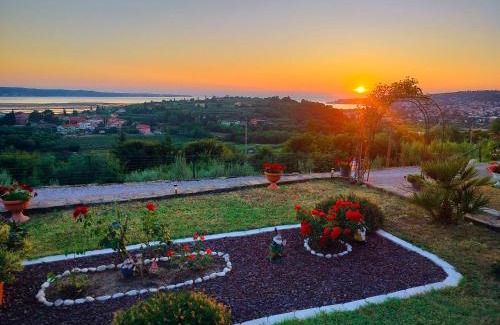 Seca Apartment | Scenic APARTMA SEA VIEW - Guest Rated 9.8, Family Friendly