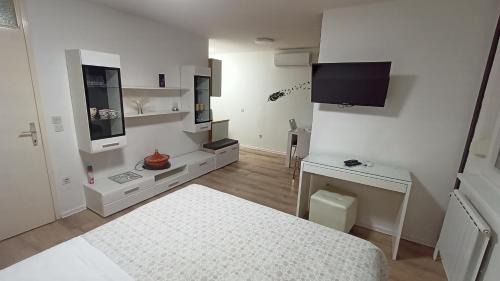 Maribor Apartment | Discover Apartma Vas: Highly Rated & Budget-Friendly Stay