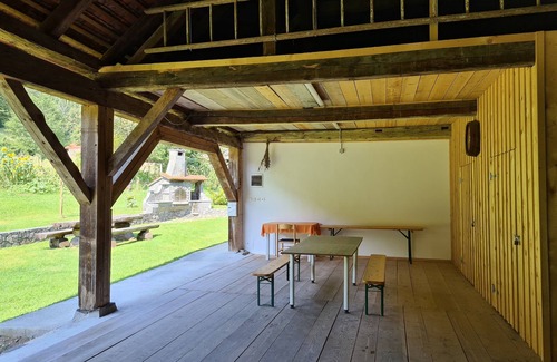 Slovenska Bistrica House | Riverside Retreat: Apartma Vintgar with Kitchen & Breakfast