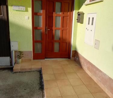Postojna Apartment | Family-Friendly Apartmaji Karbic: Rated 9/10 for Comfort