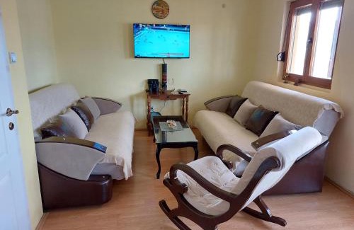Zabljak Apartment | Top-Rated Apartman Žabljak with Hot Tub & Breakfast