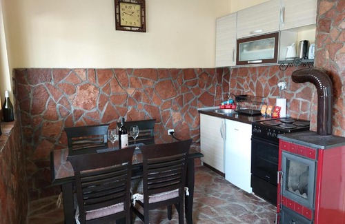 Zabljak Apartment | Top-Rated Apartman Žabljak with Hot Tub & Breakfast