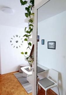 Slavonski Brod Apartment | Cozy Apartman 8 - Tradition of Happiness Awaits Your Stay