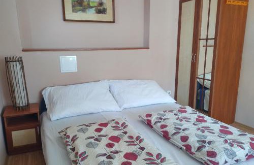 Szantod Apartment | Apartman a Déliparton
