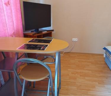 Szantod Apartment | Apartman a Déliparton