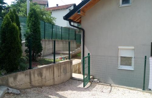 Sarajevo House | All Seasons Apartment: Pet-Friendly Stay with Breakfast