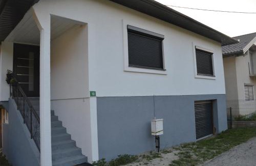 Kulen Vakuf Apartment | Pet-Friendly Apartman Amelaa with Top Guest Ratings