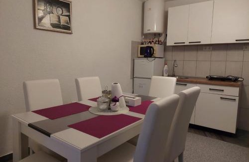 Kulen Vakuf Apartment | Pet-Friendly Apartman Amelaa with Top Guest Ratings