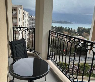 Babin do Apartment | Family-Friendly Retreat at Apartman ANNA ATINA Budva