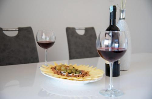 Canton 10 Apartment | Book Your Family Getaway at Apartman Ante - Rated 9.8/10