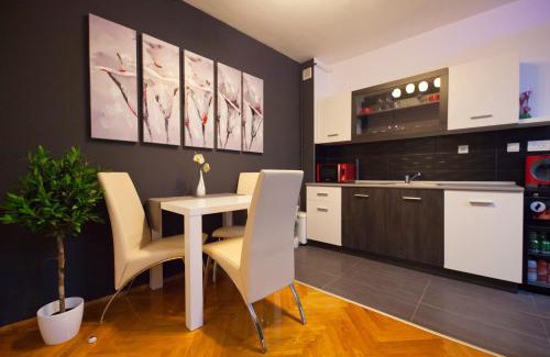 Osijek Apartment | Top-Rated Apartman Aurelius with Private Parking Available