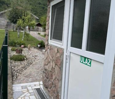 Kulen Vakuf Apartment | Top-Rated Stay at Apartman Azra - Book Your Escape Today!