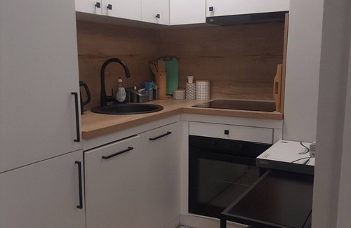 Ilidza Apartment | Blue Moon Apartment: Family-Friendly with Balcony Access