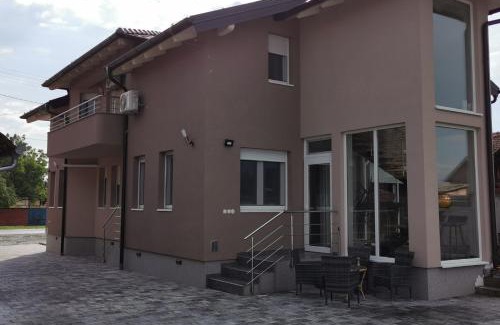 Satnica Đakovacka Apartment | Guest Rated 9.9: Stay at Apartman Božur with Breakfast