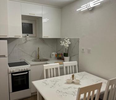 Centar Apartment | Child-Friendly Comfort at Apartman Budva Centar