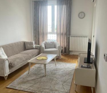 Ilidza Apartment | Child-Friendly Comfort at Apartman Bulevar Una - Rated 10/10